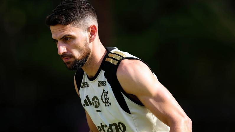 Jorginho durante treino do Flamengo no CT Ninho do Urubu nesta segunda-feira (20), após vitória sobre o Bahia (Foto: Gilvan de Souza / Flamengo)