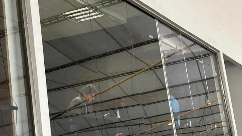Juan e Cristiano Nunes, da Seleção Brasileira, presentes no Maracanã para acompanhar o clássico entre Flamengo e Fluminense (Foto: Maurício Luz / Lance!)