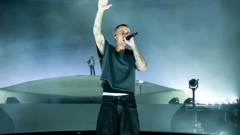 Justin Bieber atrai multidão com set bagunçado e cheio de swag no Coachella