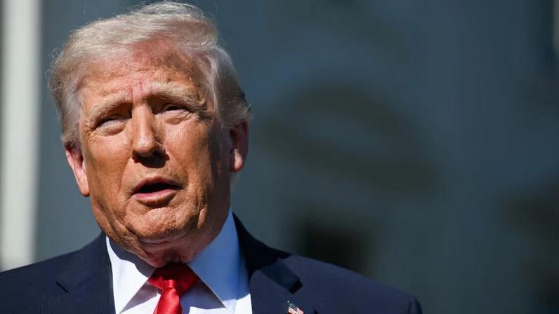 Trump ameaça bloquear Estreito de Ormuz, segundo EUA