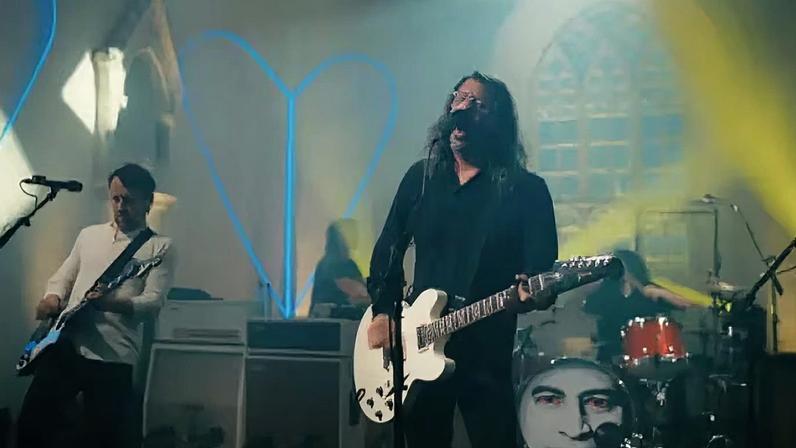 Foo Fighters lançam álbum Your Favorite Toy e recebem elogios da crítica