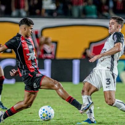 Corinthians empata com o Vitória e cai para a zona de rebaixamento