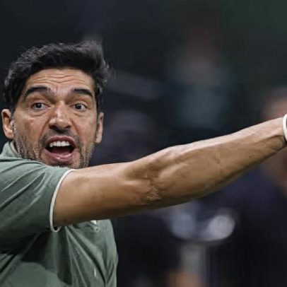 Abel critica Corinthians após 0 a 0 com dois a mais no clássico