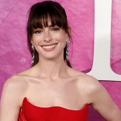 Anne Hathaway esclarece pedido por menos modelos esqueléticos em Prada 2