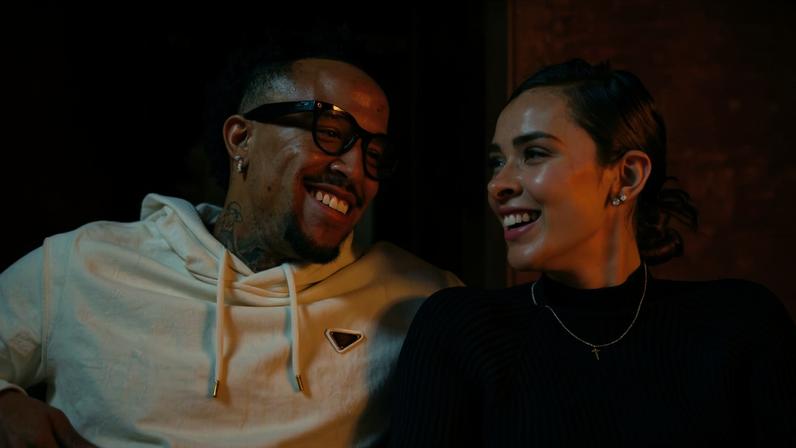 Éder Militão se pronuncia após cirurgia e recebe apoio da esposa