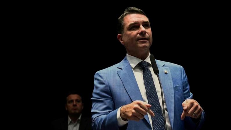 O senador Flávio Bolsonaro considera que sabatina de Messias ao STF será diferente de outros indicados