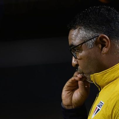 Torcida do São Paulo protesta contra Roger Machado e Rui Costa na Copa do Brasil