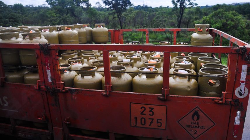 Brasil não é autossuficiente na produção de GLP