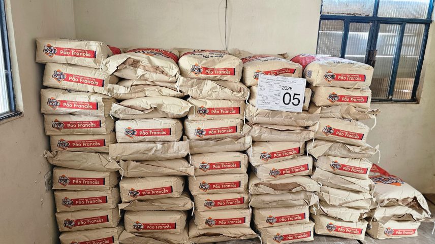 Ação apreendeu mais de 50 sacos de farinha, cada um com 25 kg