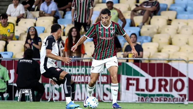 Kevin Serna em ação em Fluminese 3x1 Corinthians pelo Campeonato Brasileiro 2026 (Foto: LUCAS MERÇON / FLUMINENSE F.C.)