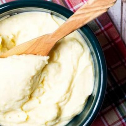 Purê de batata simples de Helô Bacellar ganha destaque na cozinha