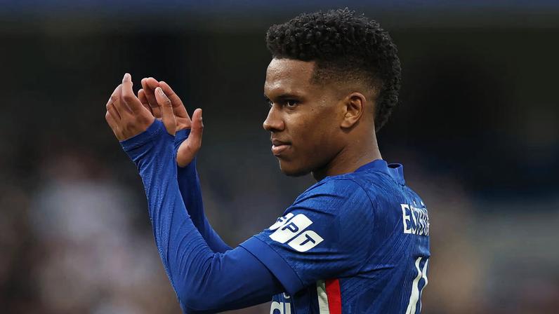 Estêvão marcou um gol, deu uma assistência e se destacou em partida válida pelas quartas de final da Copa da Inglaterra