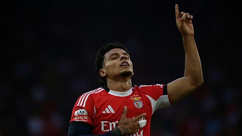 Richard Ríos defende o Benfica, de Portugal, desde a saída do Palmeiras. Foto: Patricia de Melo Moreira/AFP
