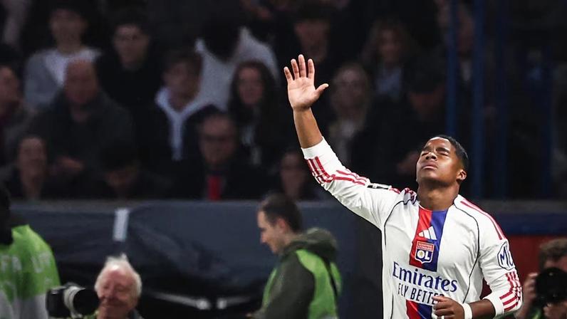 Neymar e Endrick reagem de forma diferente a polêmicas enquanto lutam por vaga na Copa