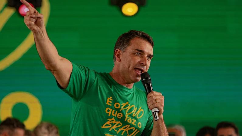 Polícia Federal tem 60 dias para produzir relatório do inquérito de Flávio Bolsonaro