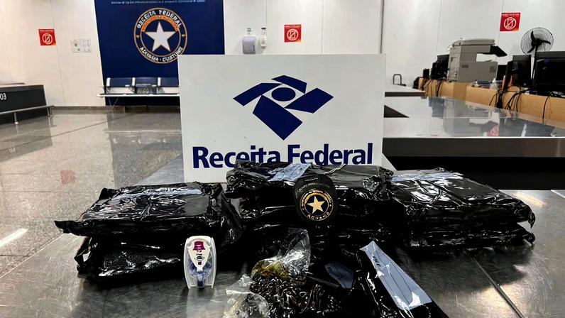 O volume de apreensões de haxixe pela Receita Federal vindo dos Estados Unidos atingiu patamar histórico em 2026