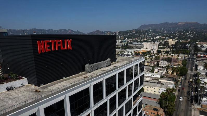Projeções abaixo do consenso derrubaram as ações da empresa, em dia marcado pela saída de Reed Hastings do conselho.