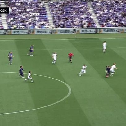 Sanfrecce Hiroshima e V-Varen Nagasaki empatam no início do jogo