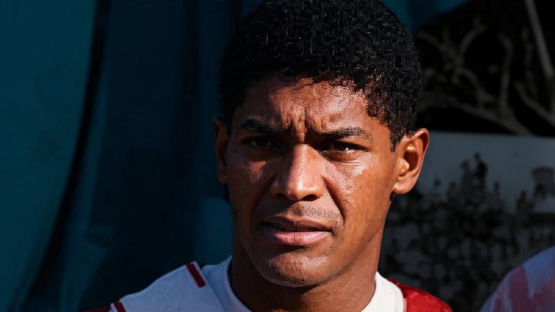 Lira foi um lateral-esquerdo técnico e ofensivo de clássicos cariocas. (Reprodução)