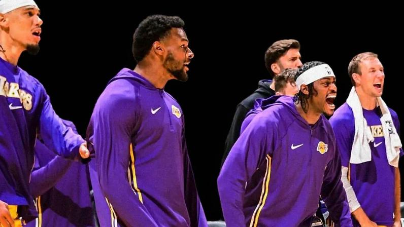 playoffs Lakers contrato jogador