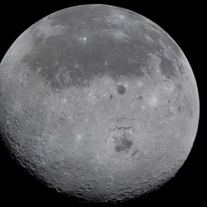 Astronautas da Artemis 2 registram áreas inéditas da Lua em novas fotos