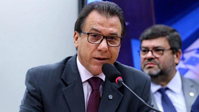 Sobre o rito legislativo, Marinho explicou que a lógica de usar um PL em vez de esperar a PEC é avançar na discussão do tema