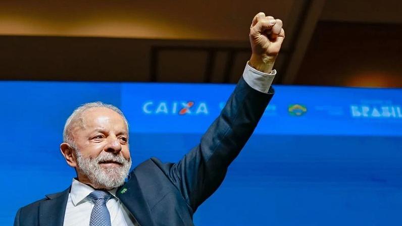 Medidas dependem de mudanças legais e de espaço político no Congresso; na imagem, Lula em evento do governo
