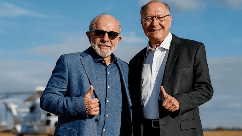 O objetivo da viagem, segundo o presidente, é consolidar parcerias e atrair investimentos; na imagem, Lula (esq.) e Alckimin (dir.)