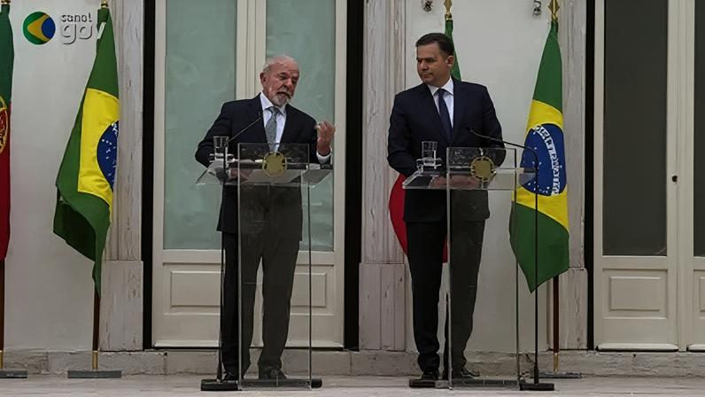 Lula faz pronunciamento ao lado do premiê de Portugal, em Lisboa