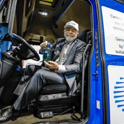 Lula dirige caminhão em vídeo sobre biocombustíveis na Alemanha