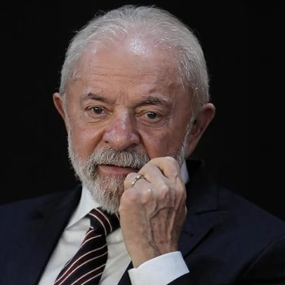 Lula elogia alunos do CE e faz brincadeira sobre cabeça grande