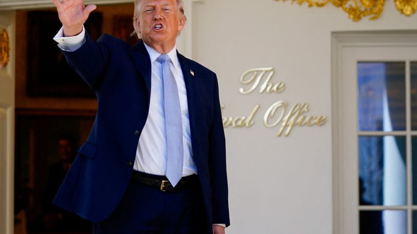 Trump aceita 'suspender bombardeio' contra Irã