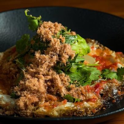 Saladas não precisam ser light: chefs mostram versões mais cheias de sabor