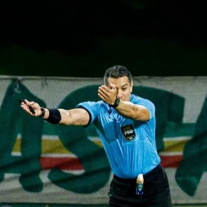 Análise aponta quem derrubou quem entre zagueiro Palmeiras e atacante Athletico