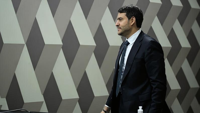 Jorge Messias durante sabatina na Comissão de Constituição e Justiça