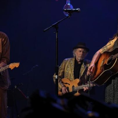 Waxahatchee e MJ Lenderman fazem cover de 'Choosin’ Texas'