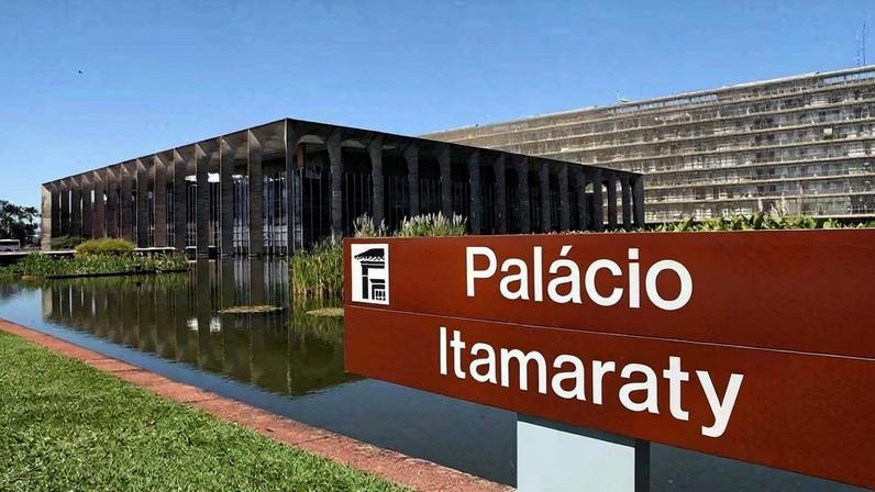 Itamaraty aplicou o princípio da reciprocidade e retirou credenciais de acesso do policial