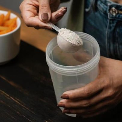 Whey Protein: o que é, como é produzido e por que não é químico misterioso