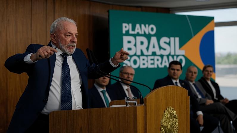 Lula com ministros e presidentes da Câmara e do Senado para a assinatura da MP Brasil Soberano | Ricardo Stuckert/PR