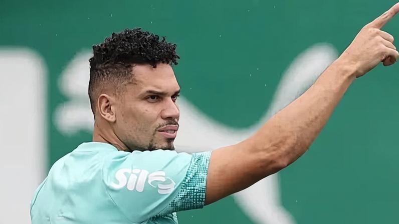 Palmeiras detalha condição de Paulinho e opta por aguardar