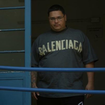 MC Ryan deixa IML após exame de corpo de delito em SP