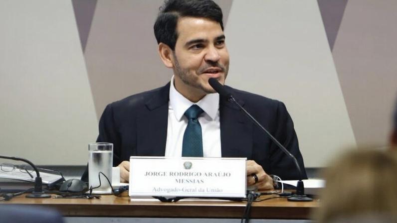 Messias defende oposição em sabatina, diz que só existe na democracia