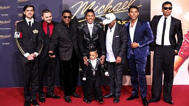 Membros da família Jackson participam da pré-estreia de "Michael", em Berlim
