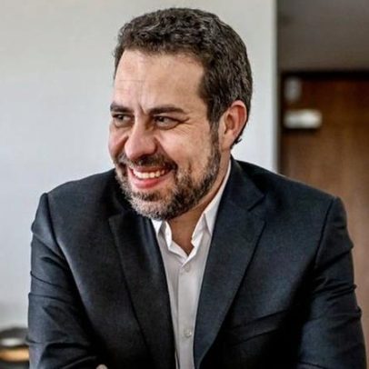 Boulos sugere ligação entre família Bolsonaro e lavagem de dinheiro