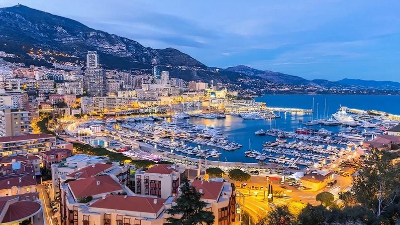 Imagem da área portuária de Monte Carlo, em Mônaco