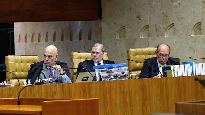 Ministros Alexandre de Moraes, Dias Toffoli e Gilmar Mendes em sessão do STF (Foto: Luiz Silveira / STF)
