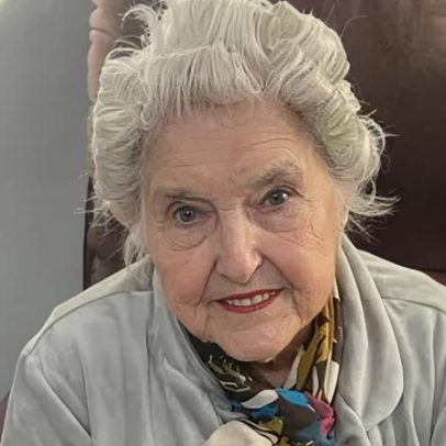 Influenciadora Estelinha Bezerra, Rainha do Batom, morre aos 96