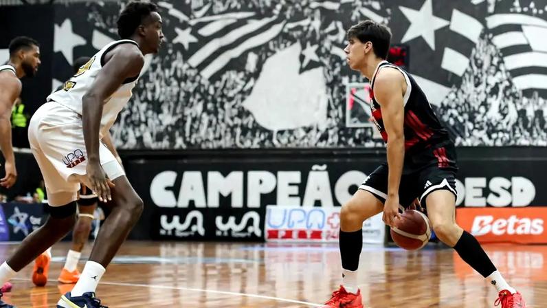 Flamengo vence o Botafogo no NBB (Foto: Julliana Nascimento / CRF)