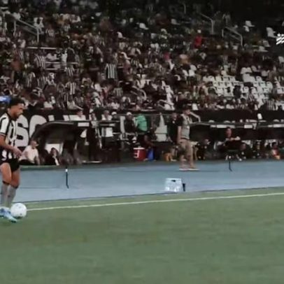 Alex Telles garante vitória do Botafogo sobre a Chapecoense