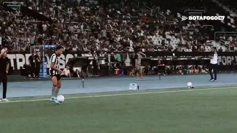 Confira o gol do lateral-esquerdo do Fogão na vitória por 1 a 0 sobre o time catarinense pelo jogo de ida da quinta fase da Copa do Brasil.